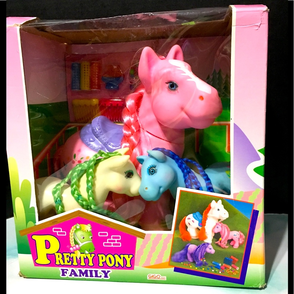PRETTY PONY FAMILY 90s w/Accessories Giant Size